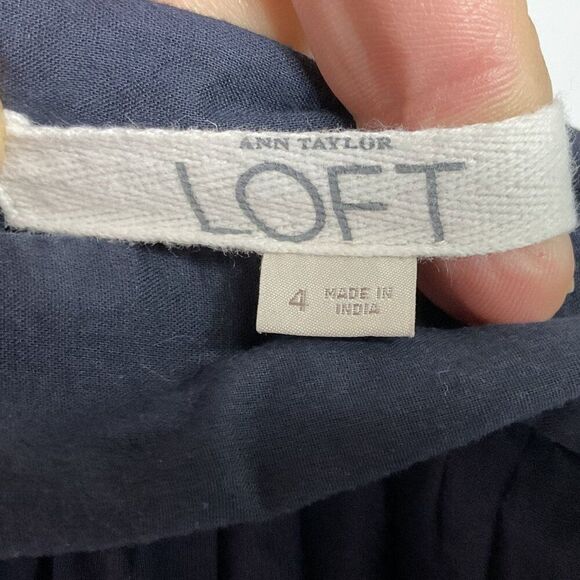 LOFT Navy Blue Pintuck Hem Skirt, size 4, Lined, 100% cotton - Picture 6 of 9